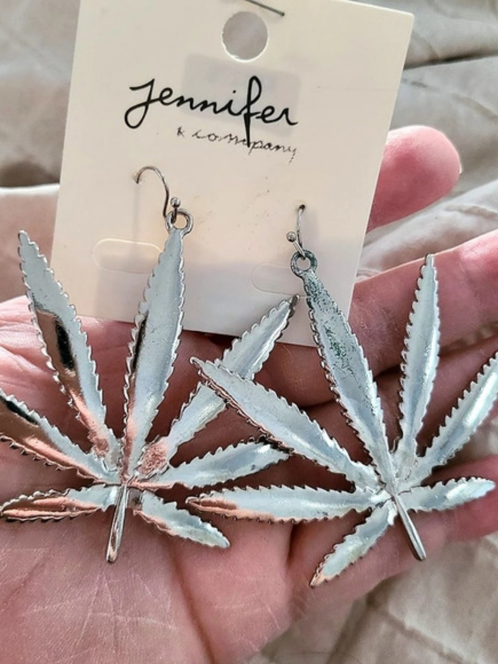 Jennifer & Company Leaf Dangle Earrings in Silver NWT
